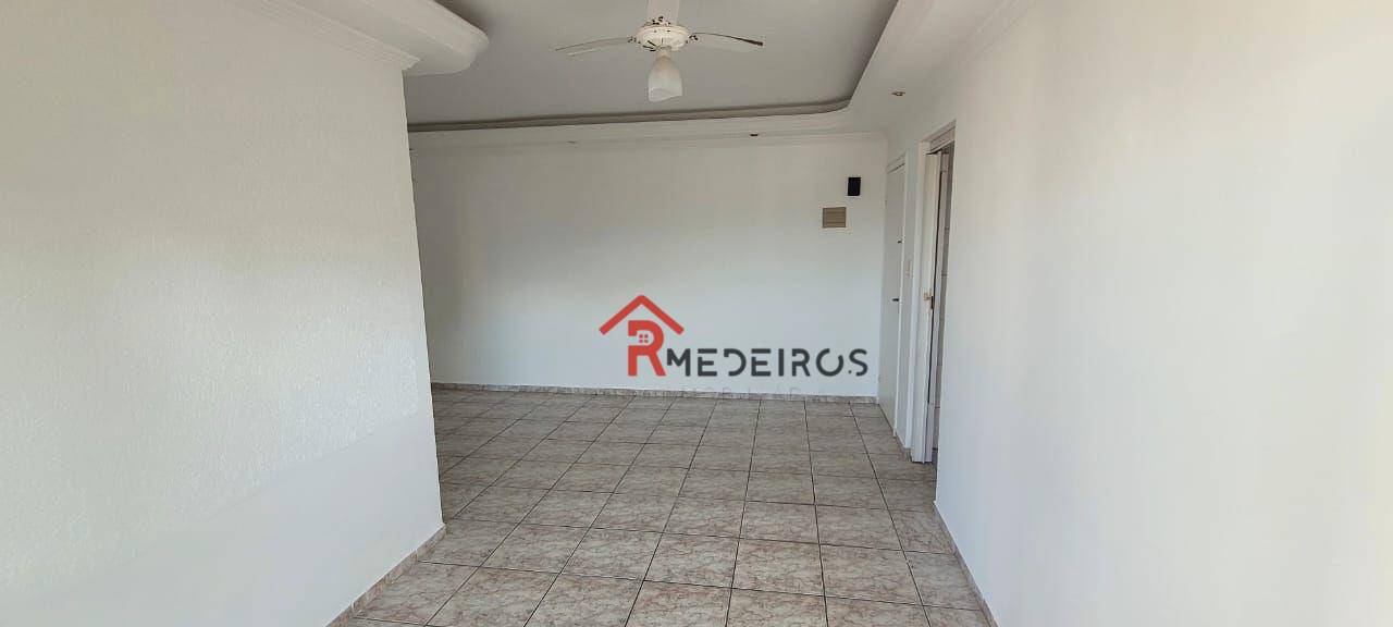 Apartamento à venda com 2 quartos, 75m² - Foto 4