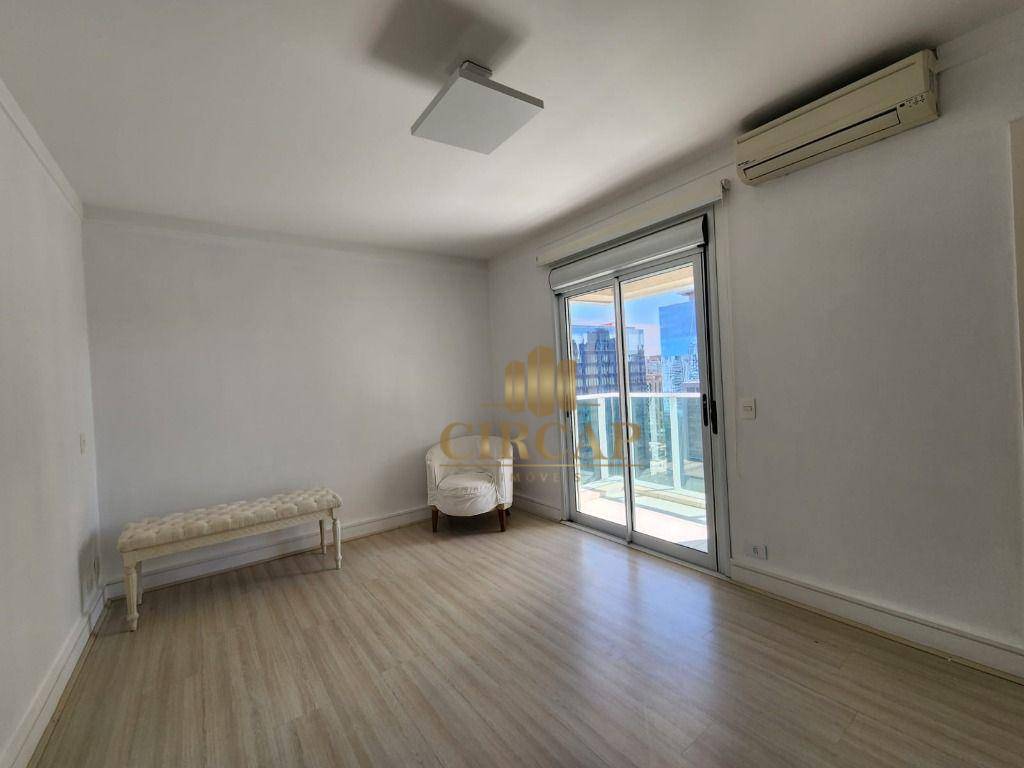 Apartamento para alugar com 4 quartos, 201m² - Foto 11