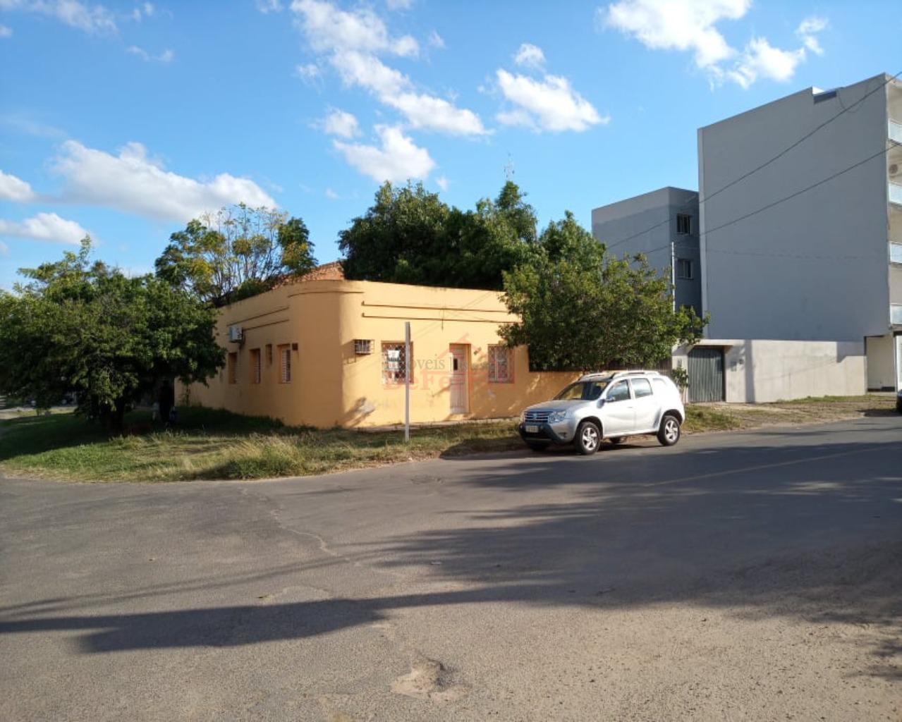 Casa à venda com 3 quartos, 400m² - Foto 1