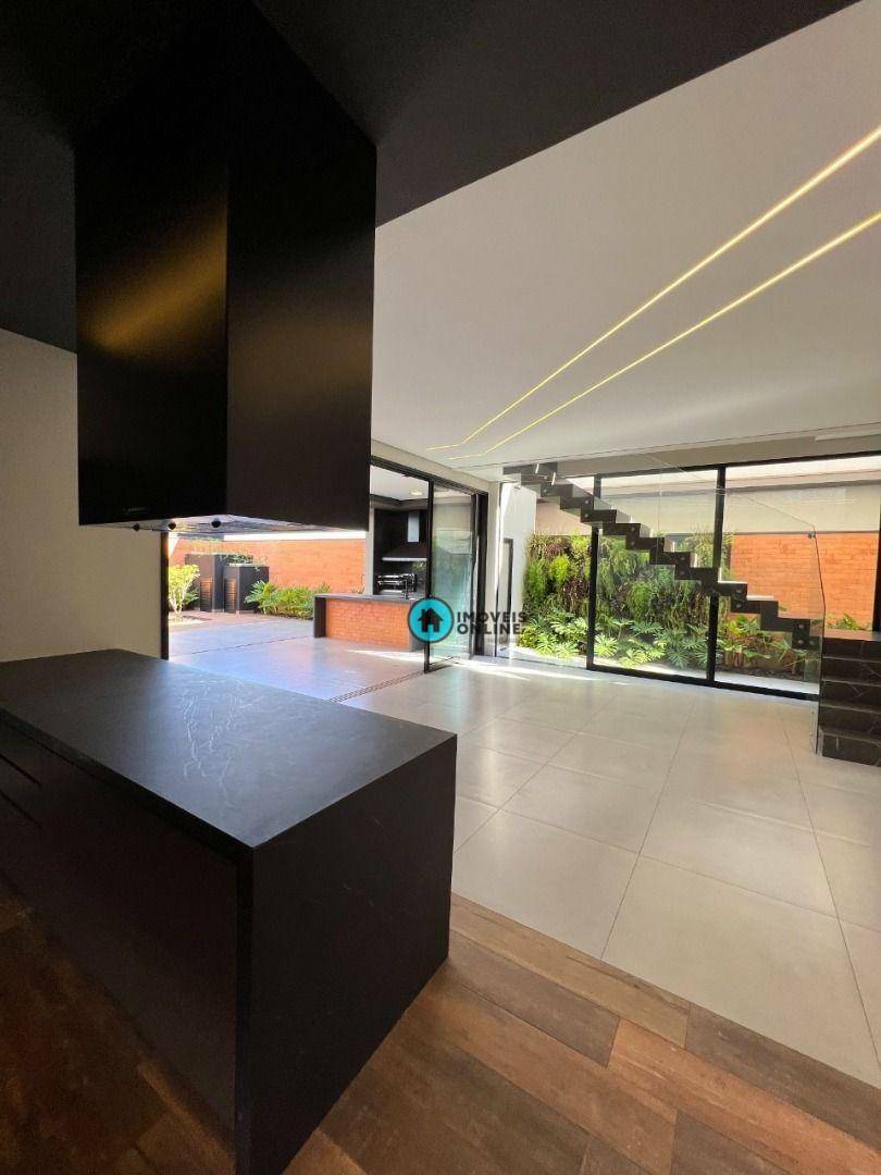 Casa de Condomínio à venda com 4 quartos, 275m² - Foto 7