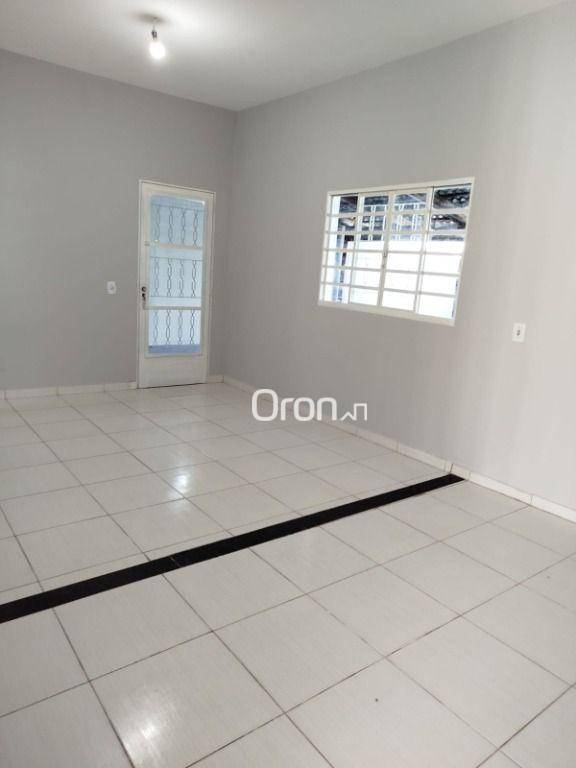 Casa à venda com 4 quartos, 200m² - Foto 1