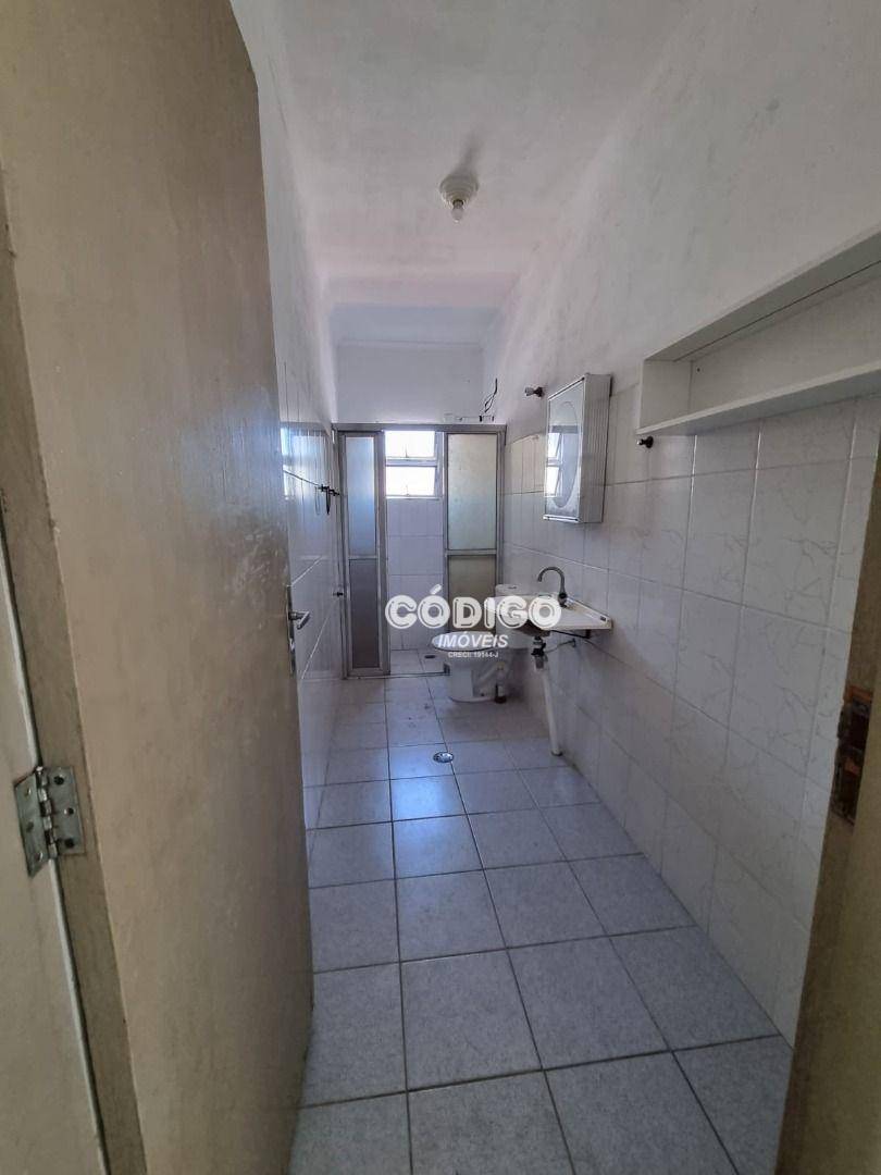 Casa para alugar com 2 quartos, 100m² - Foto 3