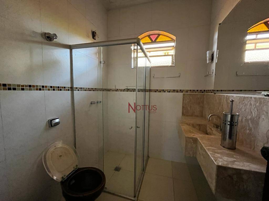 Casa à venda com 3 quartos, 300m² - Foto 3