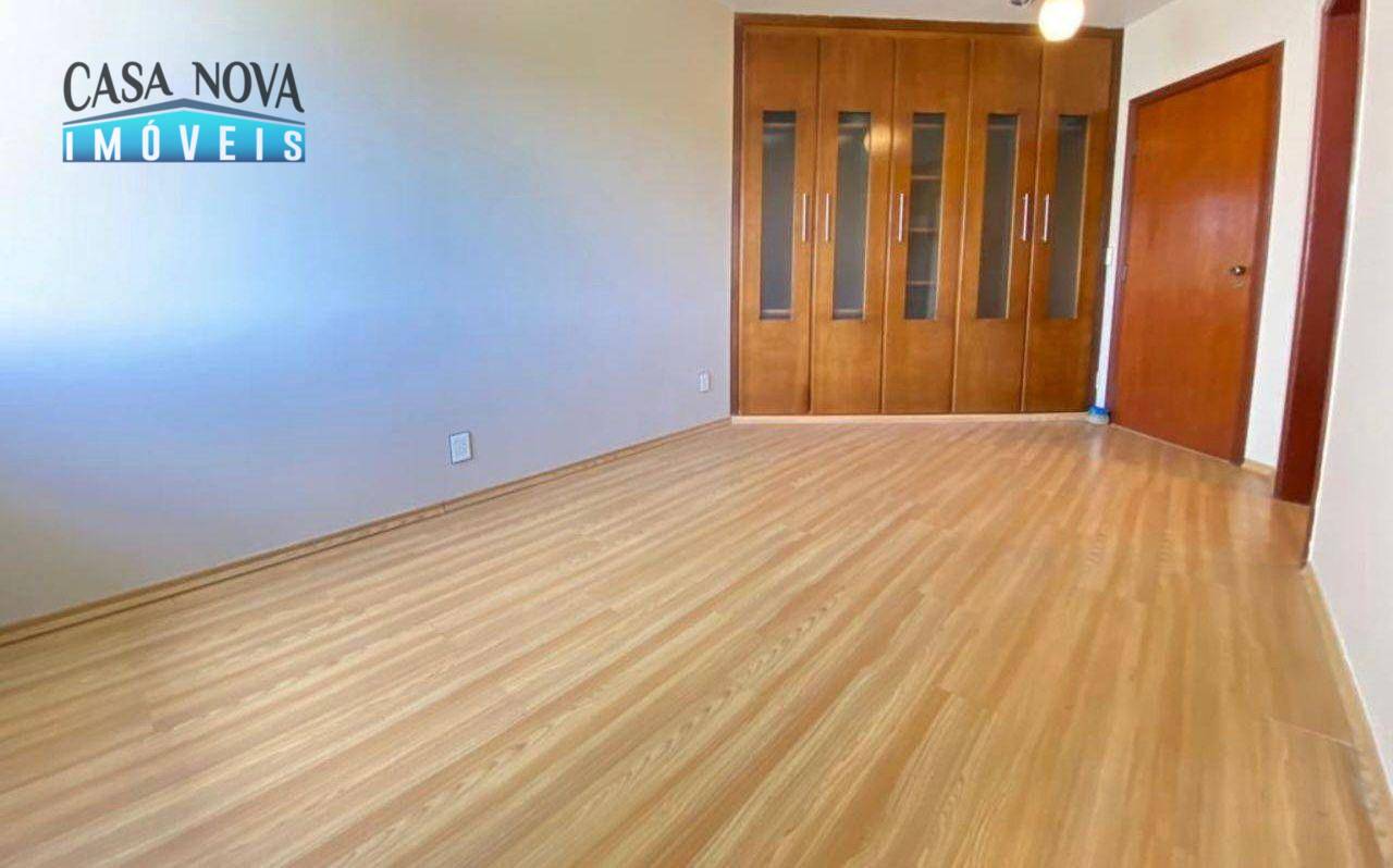 Casa de Condomínio para alugar com 4 quartos, 400m² - Foto 11