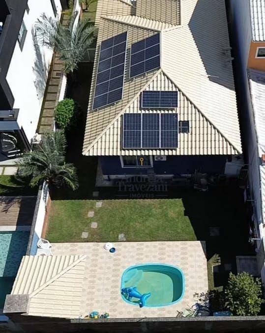 Casa de Condomínio à venda com 3 quartos, 135m² - Foto 2