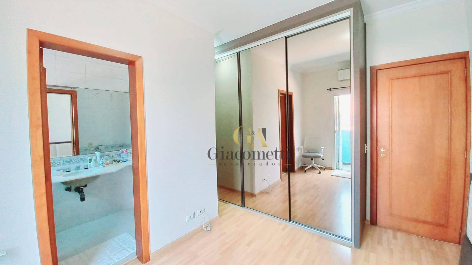 Casa de Condomínio à venda com 4 quartos, 329m² - Foto 18