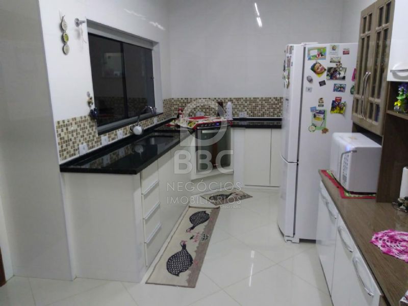 Casa à venda com 3 quartos, 300m² - Foto 8