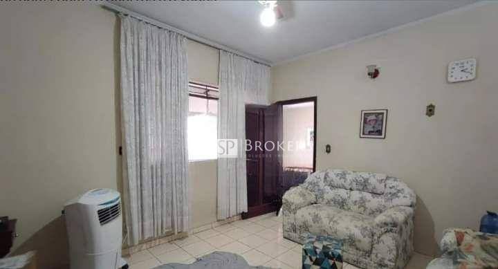 Casa à venda com 3 quartos, 159m² - Foto 1