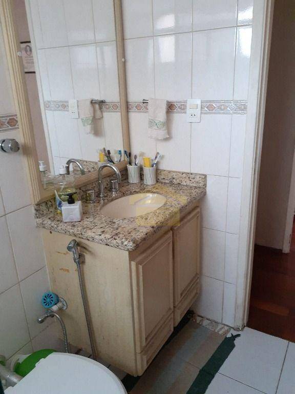 Apartamento à venda com 2 quartos, 70m² - Foto 12