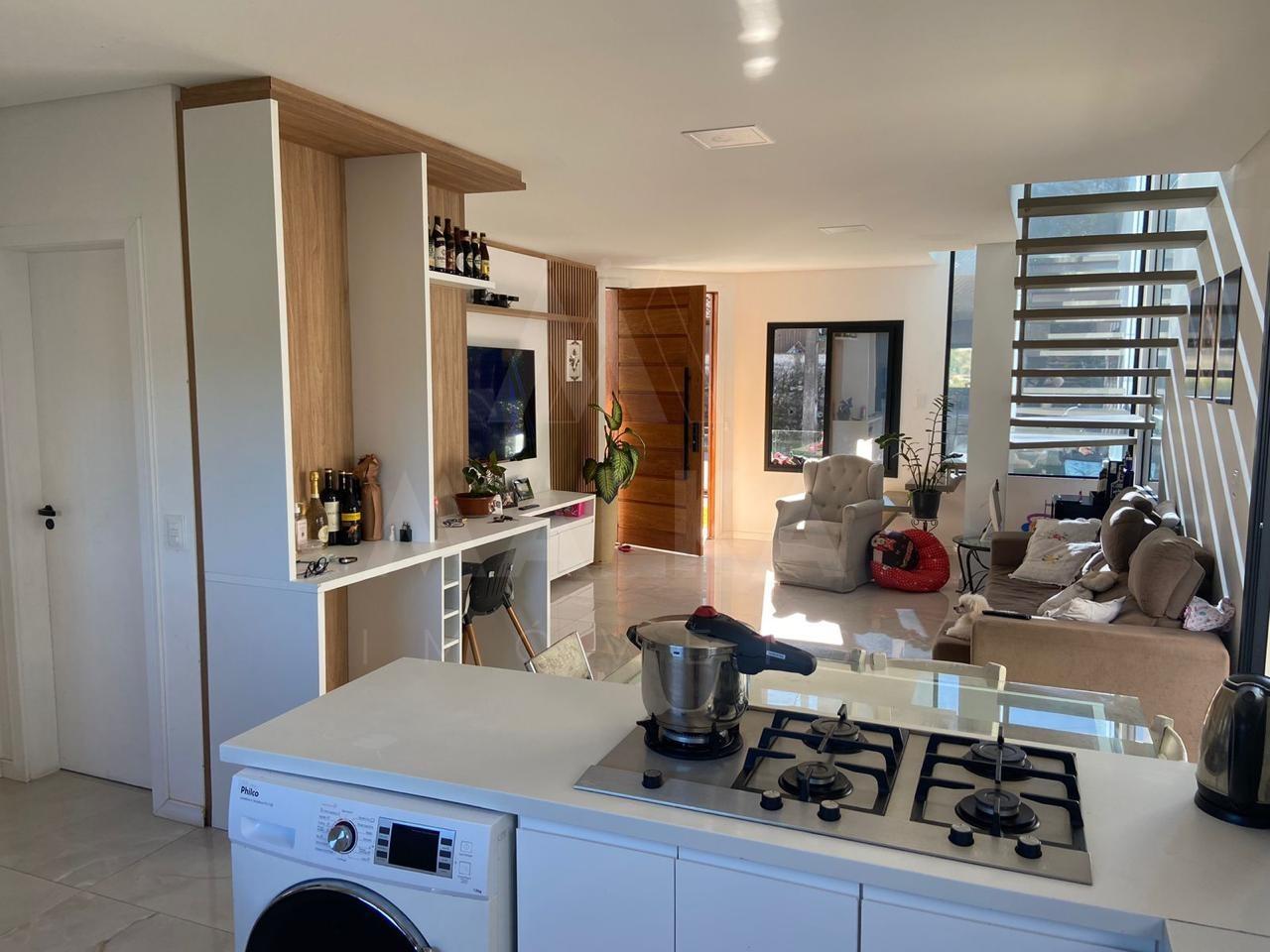 Casa para alugar com 4 quartos, 270m² - Foto 3