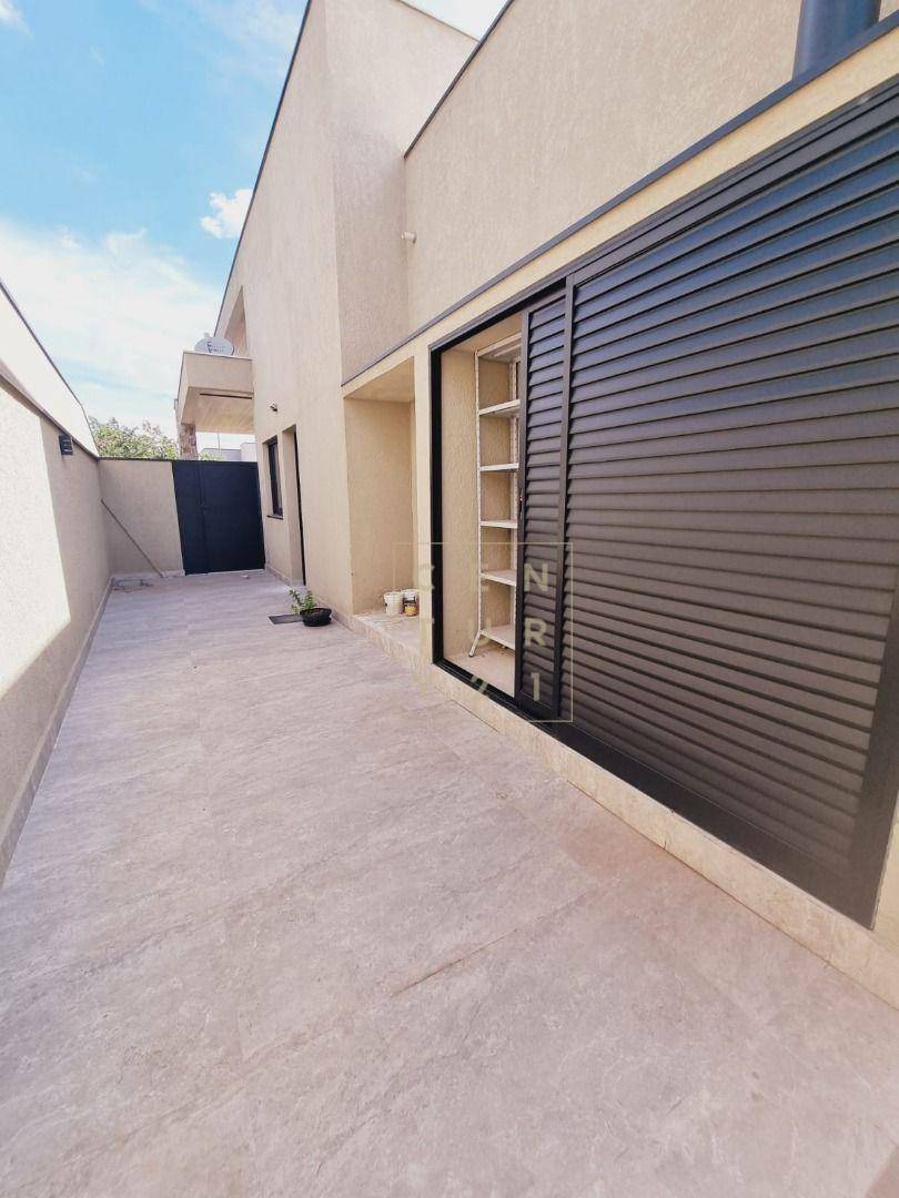 Casa de Condomínio à venda com 3 quartos, 226m² - Foto 4