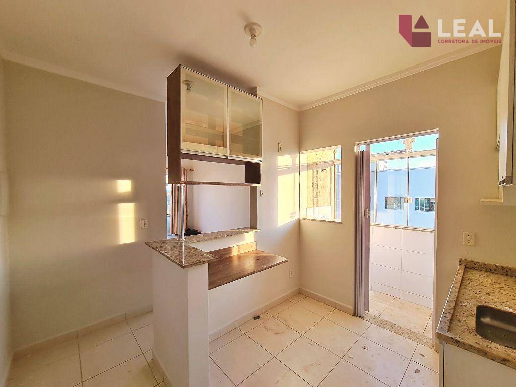 Apartamento à venda com 2 quartos, 72m² - Foto 9