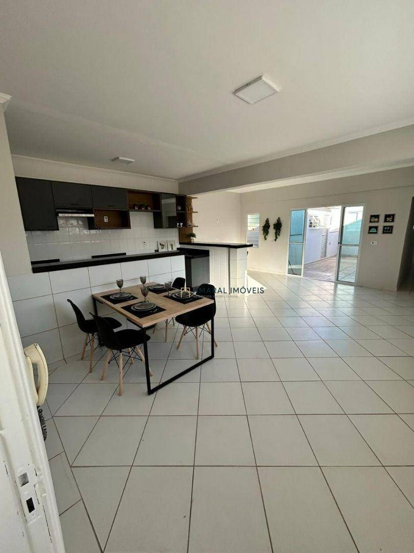 Casa à venda e aluguel com 4 quartos, 416m² - Foto 9