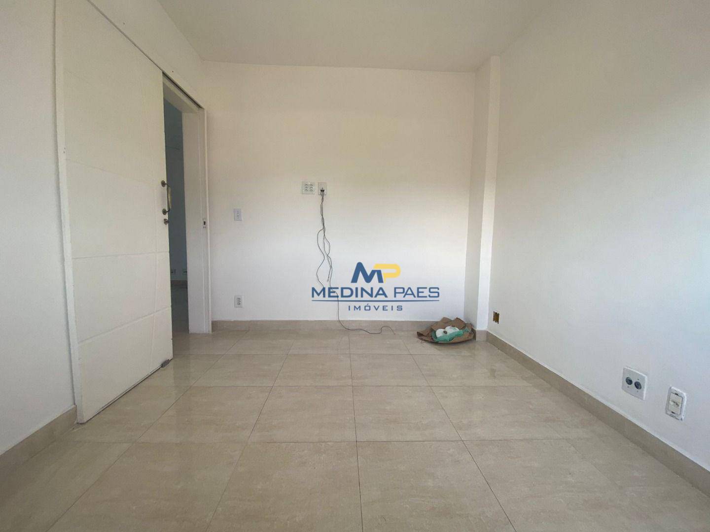 Apartamento à venda com 2 quartos, 70m² - Foto 13