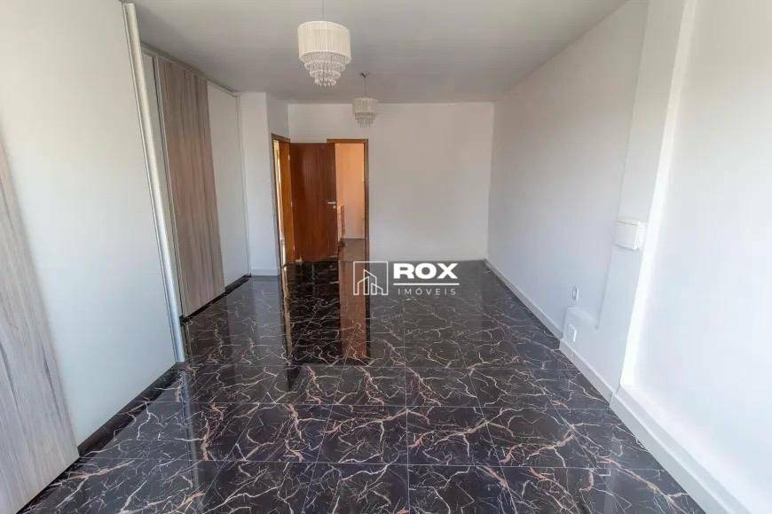 Casa de Condomínio para alugar com 3 quartos, 300m² - Foto 18