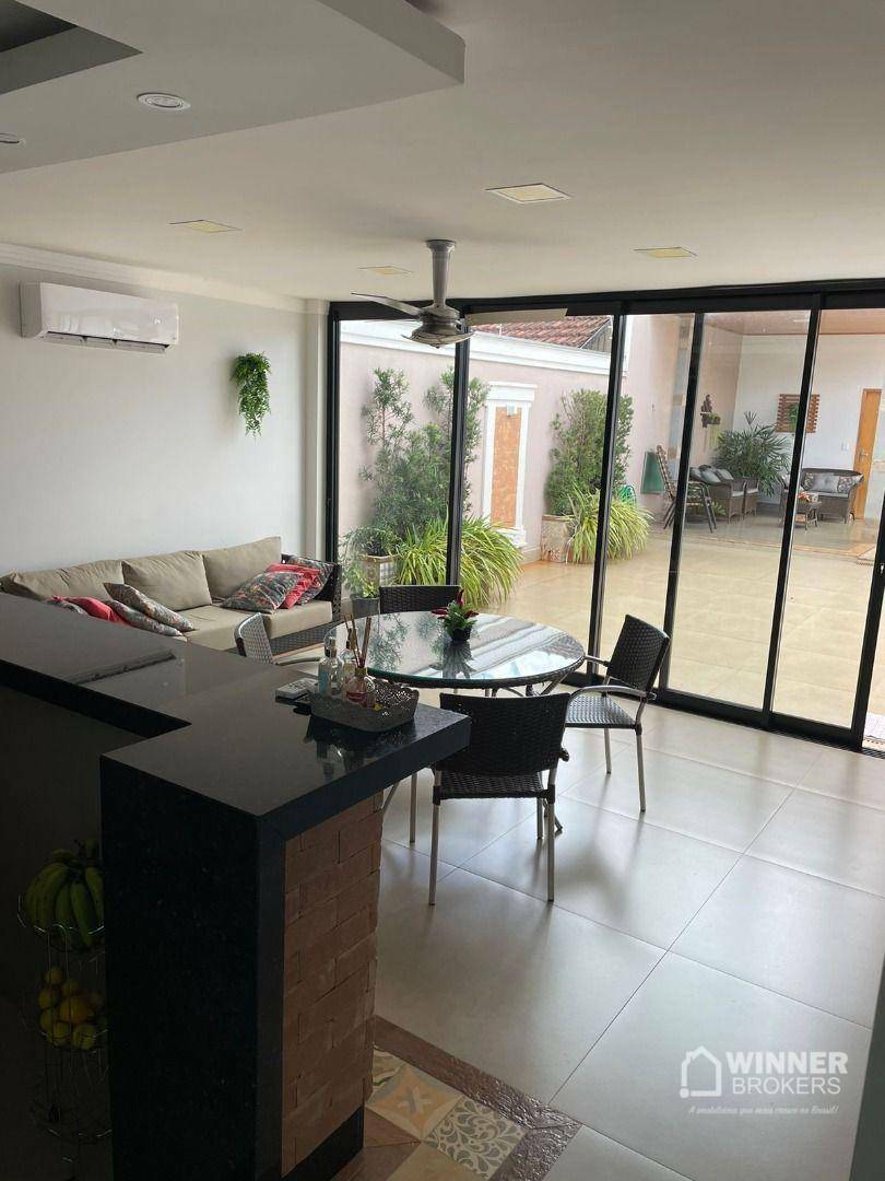 Casa à venda com 4 quartos, 270m² - Foto 6