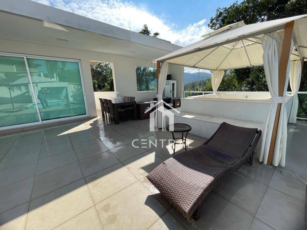Casa de Condomínio à venda e aluguel com 4 quartos, 400m² - Foto 24