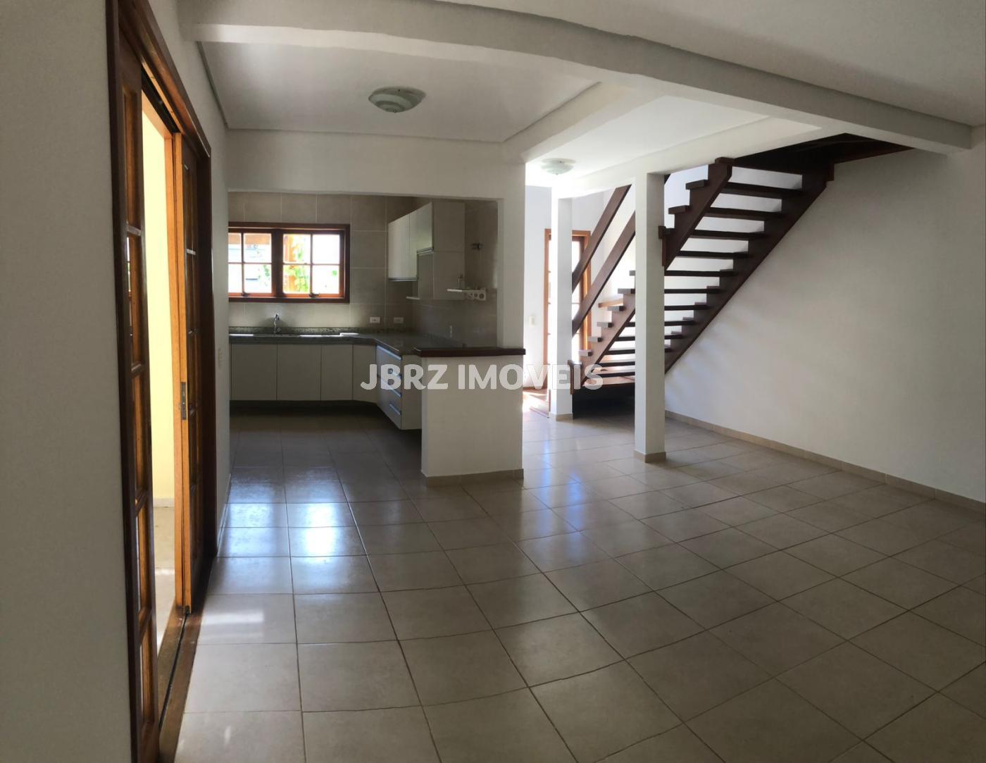 Casa à venda com 3 quartos, 125m² - Foto 1