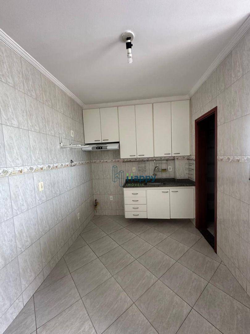 Apartamento à venda com 3 quartos, 113m² - Foto 9