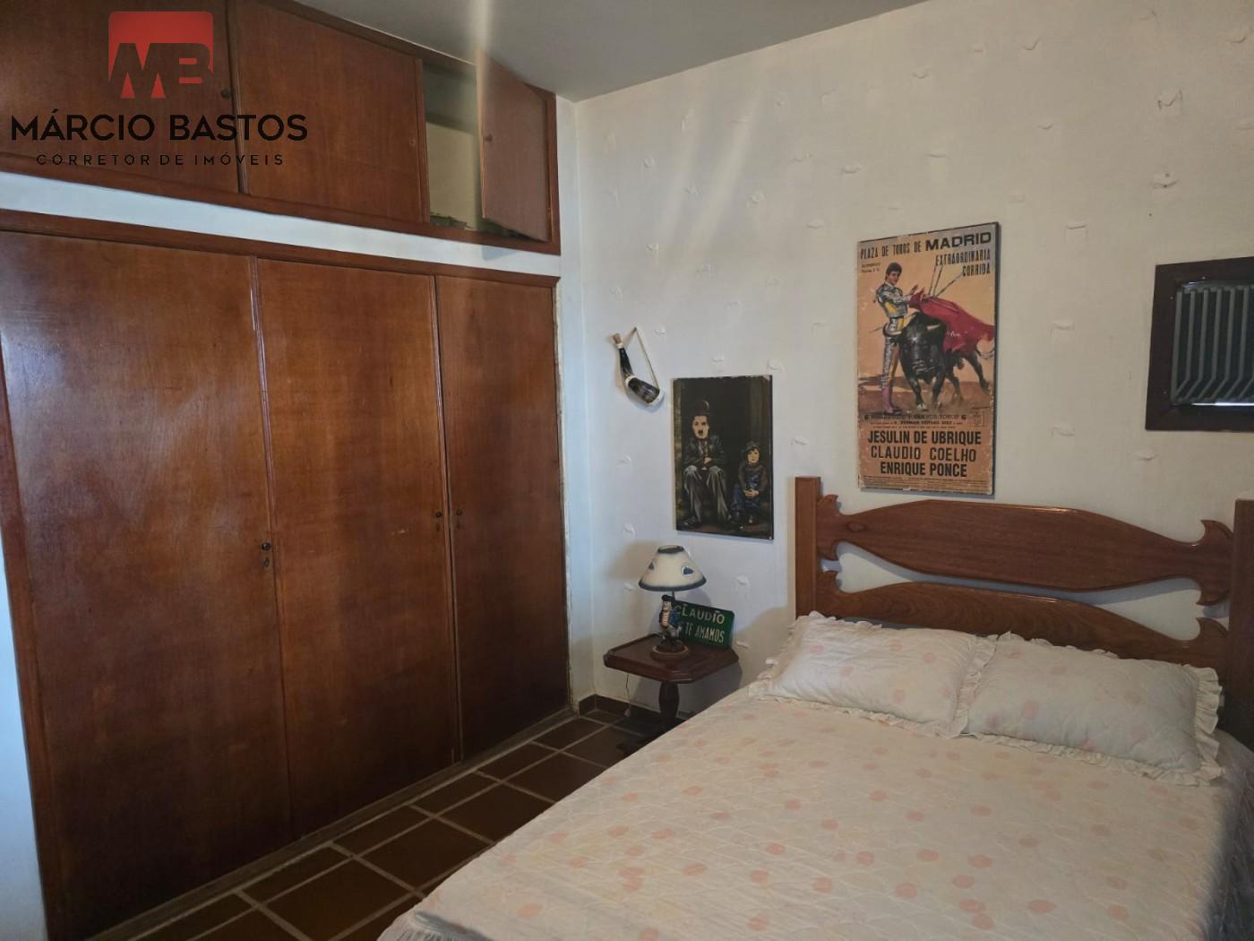 Casa à venda com 3 quartos, 900m² - Foto 4