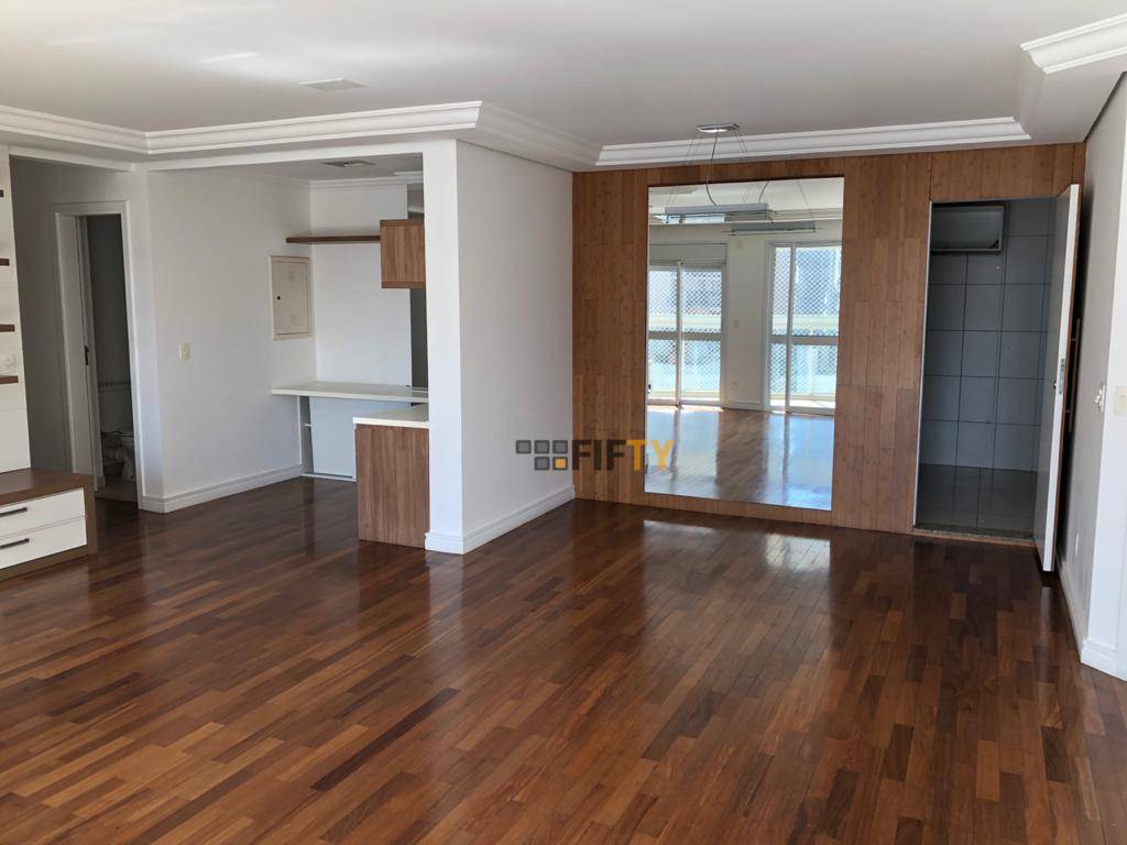 Apartamento para alugar com 3 quartos, 124m² - Foto 3