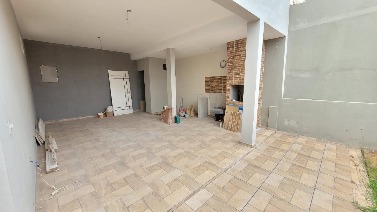 Casa à venda com 3 quartos, 160m² - Foto 2