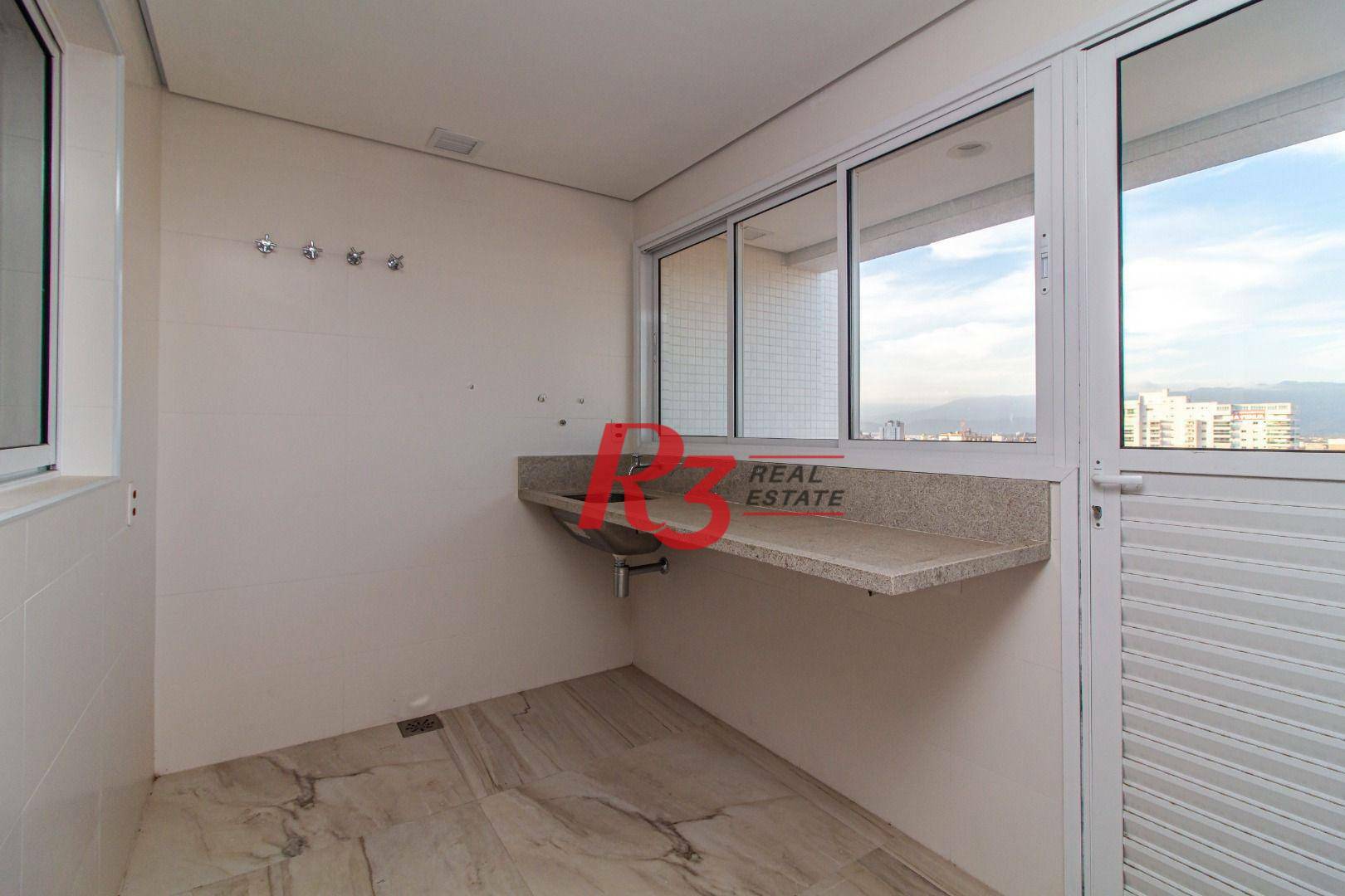 Apartamento à venda com 3 quartos, 164m² - Foto 2