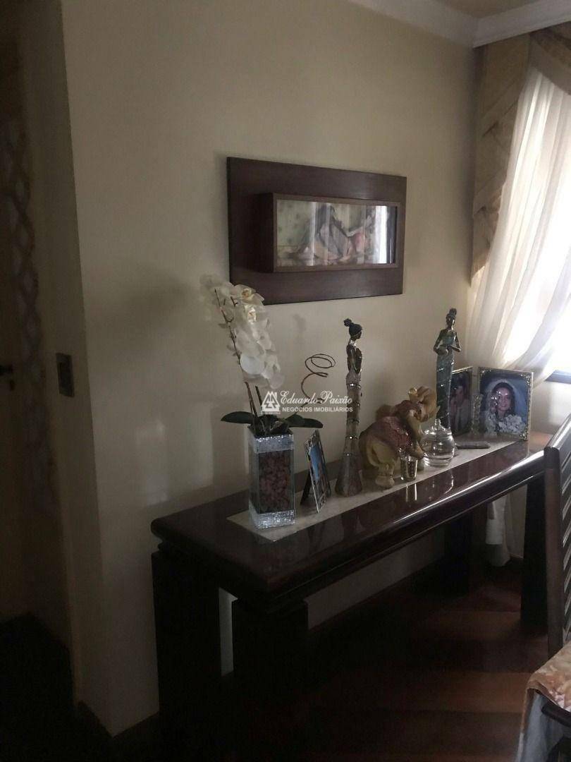 Apartamento à venda com 4 quartos, 230m² - Foto 4