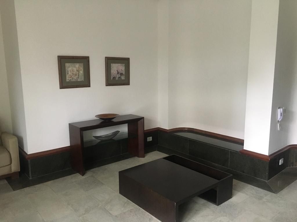 Apartamento para alugar com 3 quartos, 217m² - Foto 2