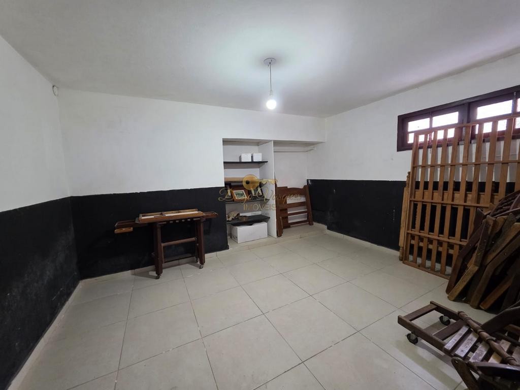 Casa de Condomínio para alugar com 4 quartos, 330m² - Foto 32