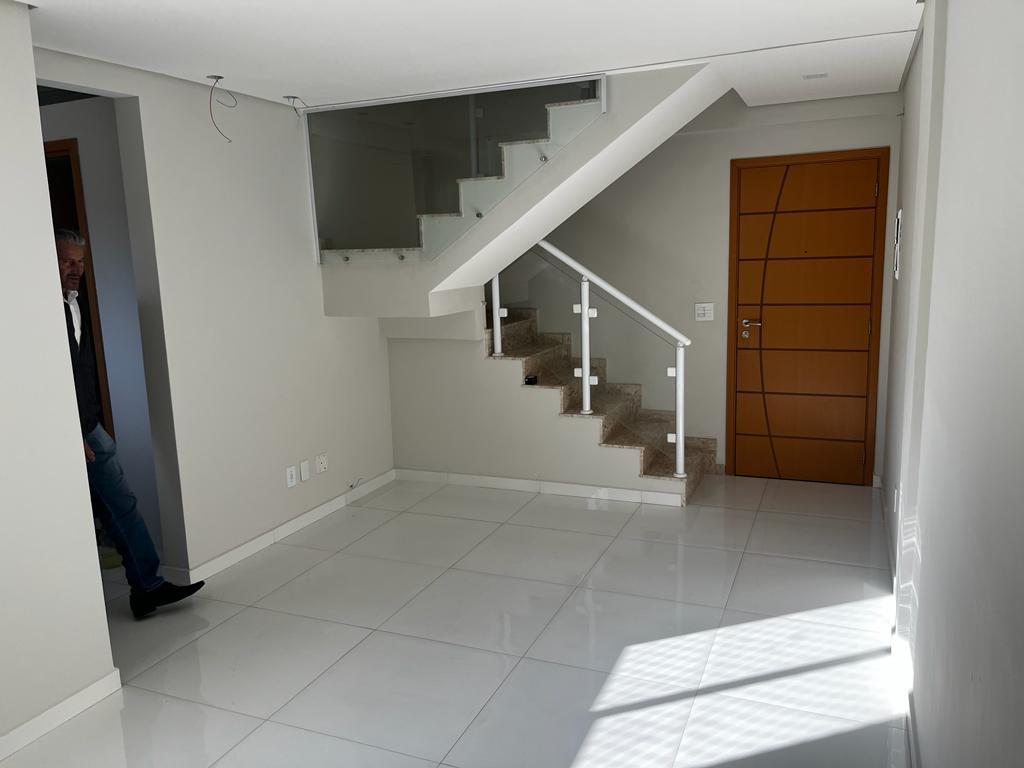 Cobertura à venda com 2 quartos, 99m² - Foto 2