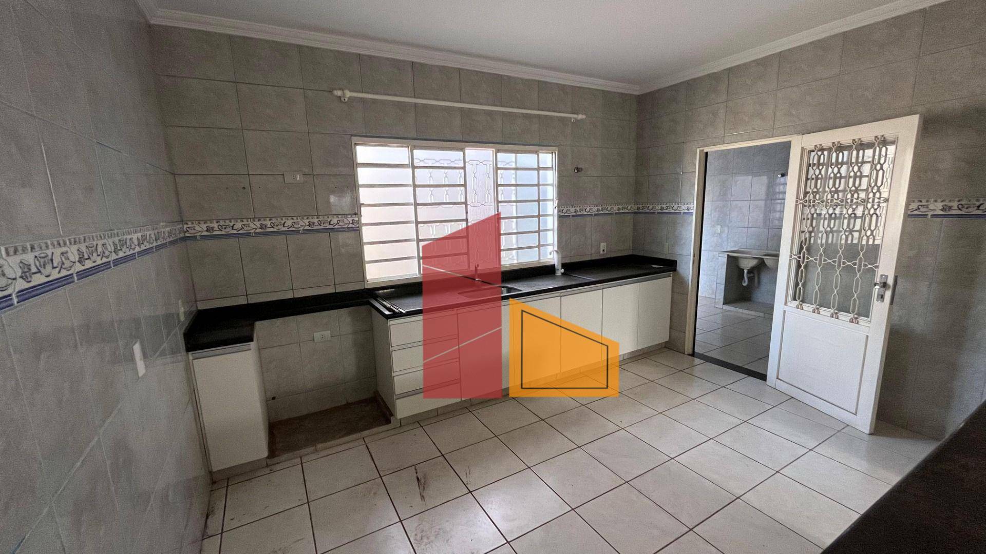 Casa à venda com 3 quartos, 235m² - Foto 7