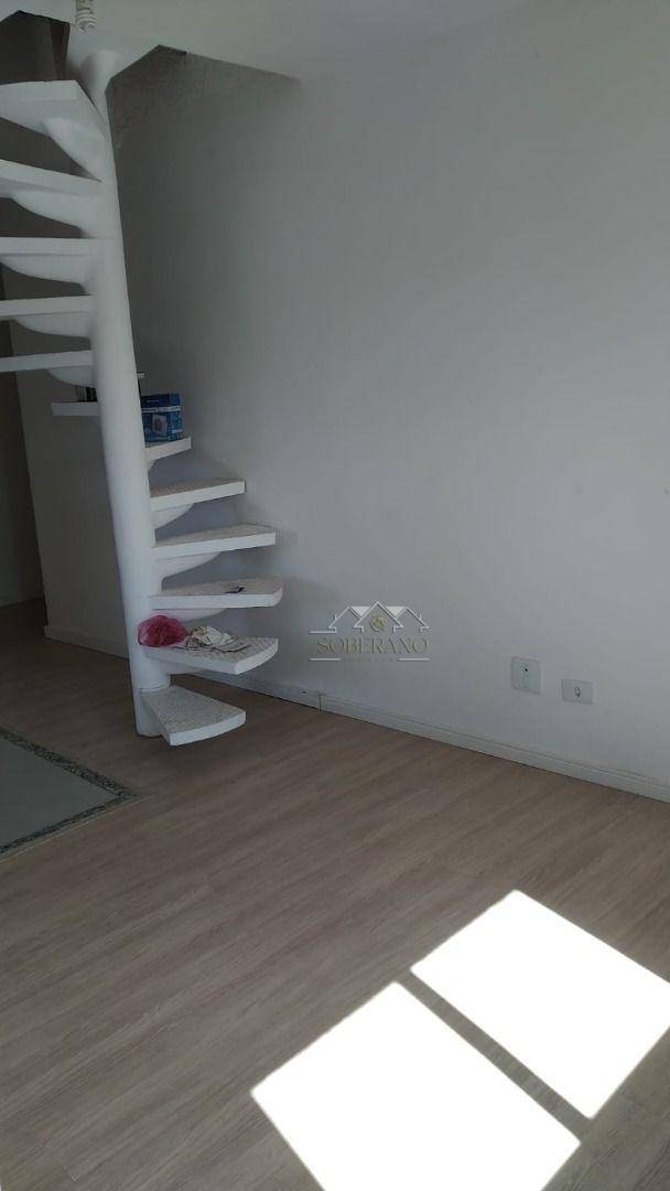 Cobertura à venda com 2 quartos, 90m² - Foto 2