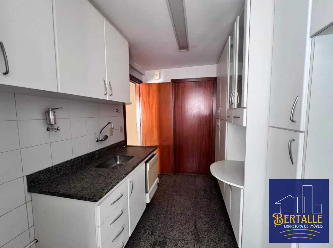 Apartamento à venda com 3 quartos, 95m² - Foto 4