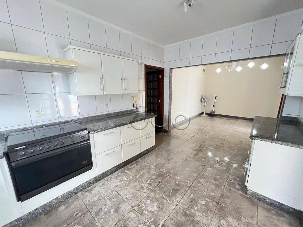 Casa à venda com 3 quartos, 200m² - Foto 29