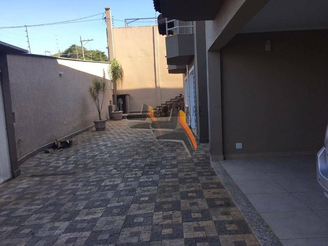 Casa à venda com 4 quartos, 283m² - Foto 9