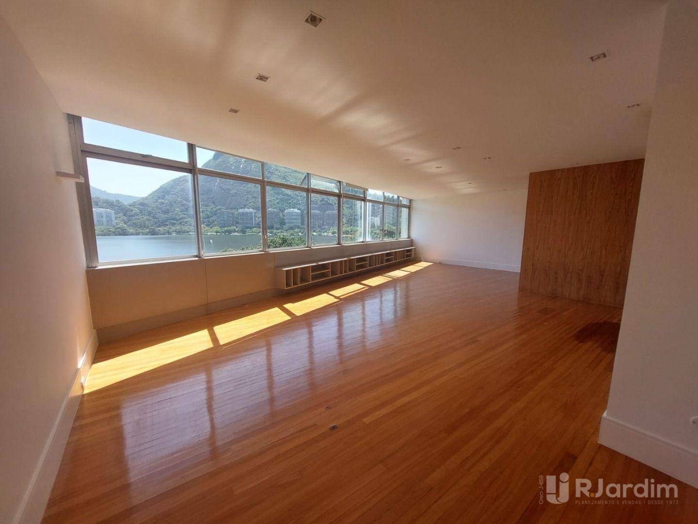 Apartamento para alugar com 4 quartos, 250m² - Foto 3