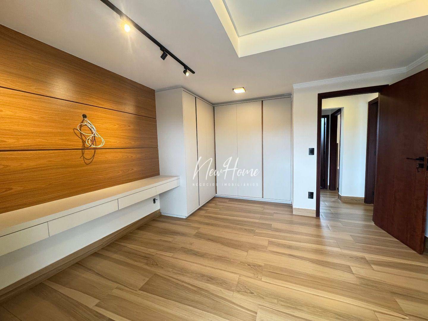 Casa à venda com 4 quartos, 351m² - Foto 10