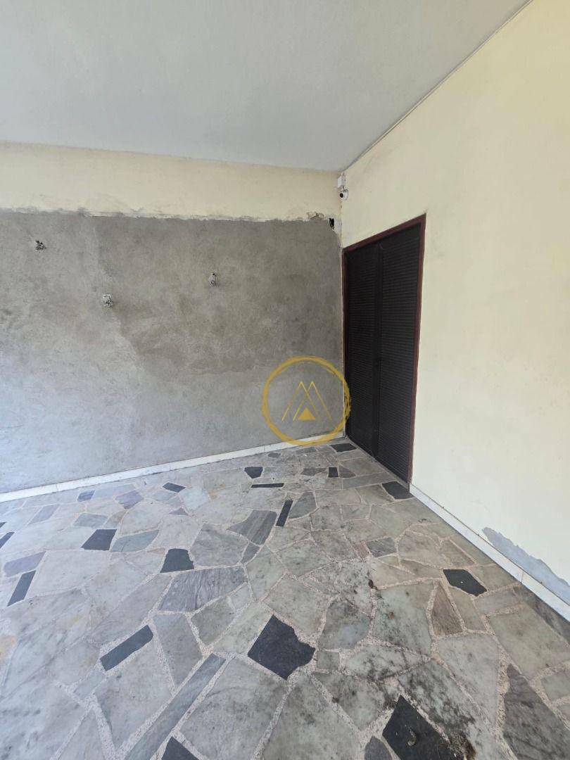 Casa à venda com 3 quartos, 200m² - Foto 5