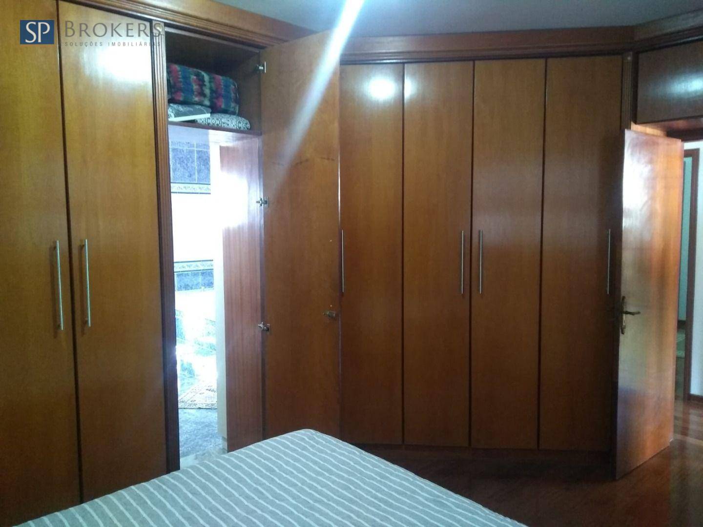 Casa à venda com 4 quartos, 250m² - Foto 8