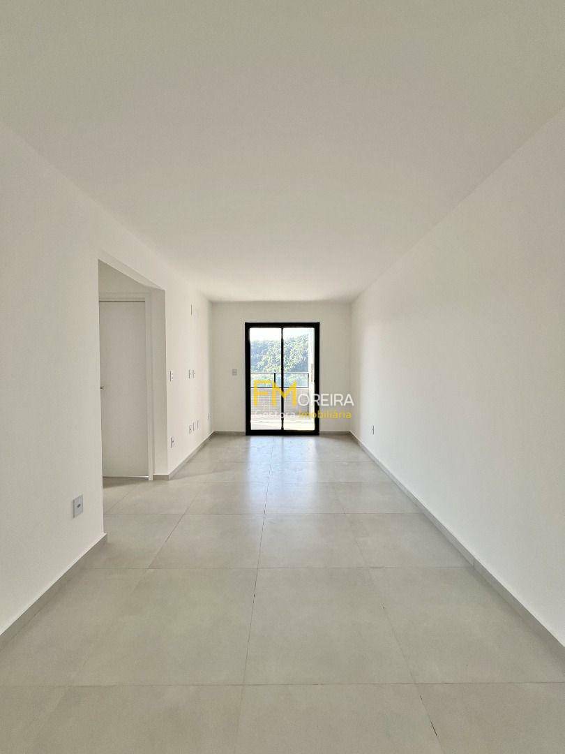 Apartamento à venda com 2 quartos, 74m² - Foto 4