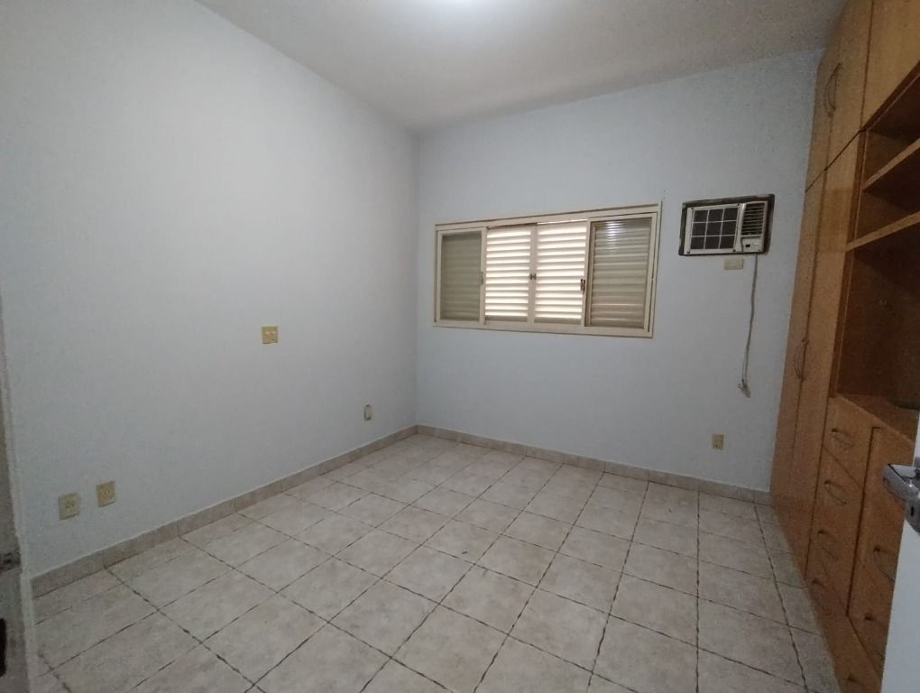 Casa à venda com 3 quartos, 250m² - Foto 11