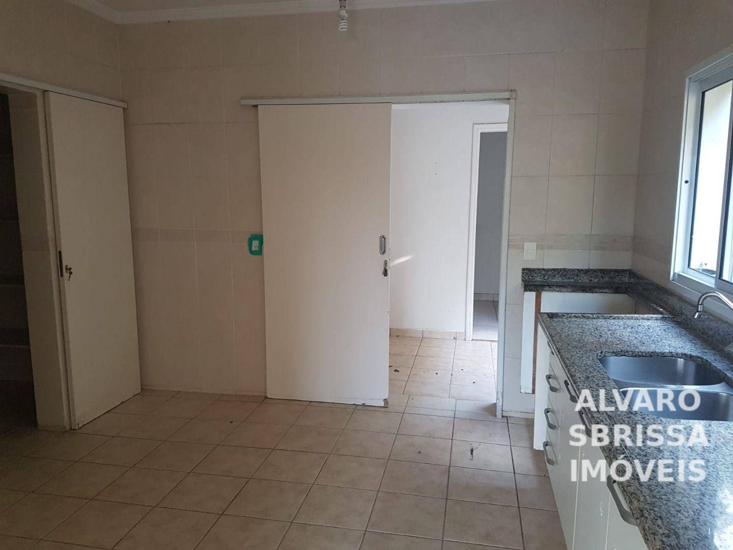 Casa de Condomínio para alugar com 4 quartos, 312m² - Foto 5