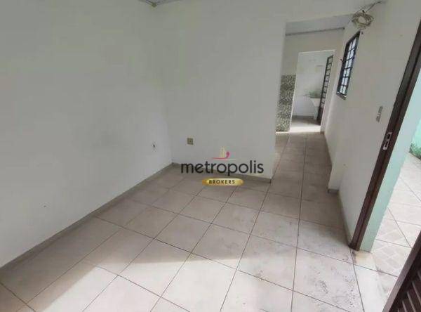 Casa à venda com 6 quartos, 131m² - Foto 2