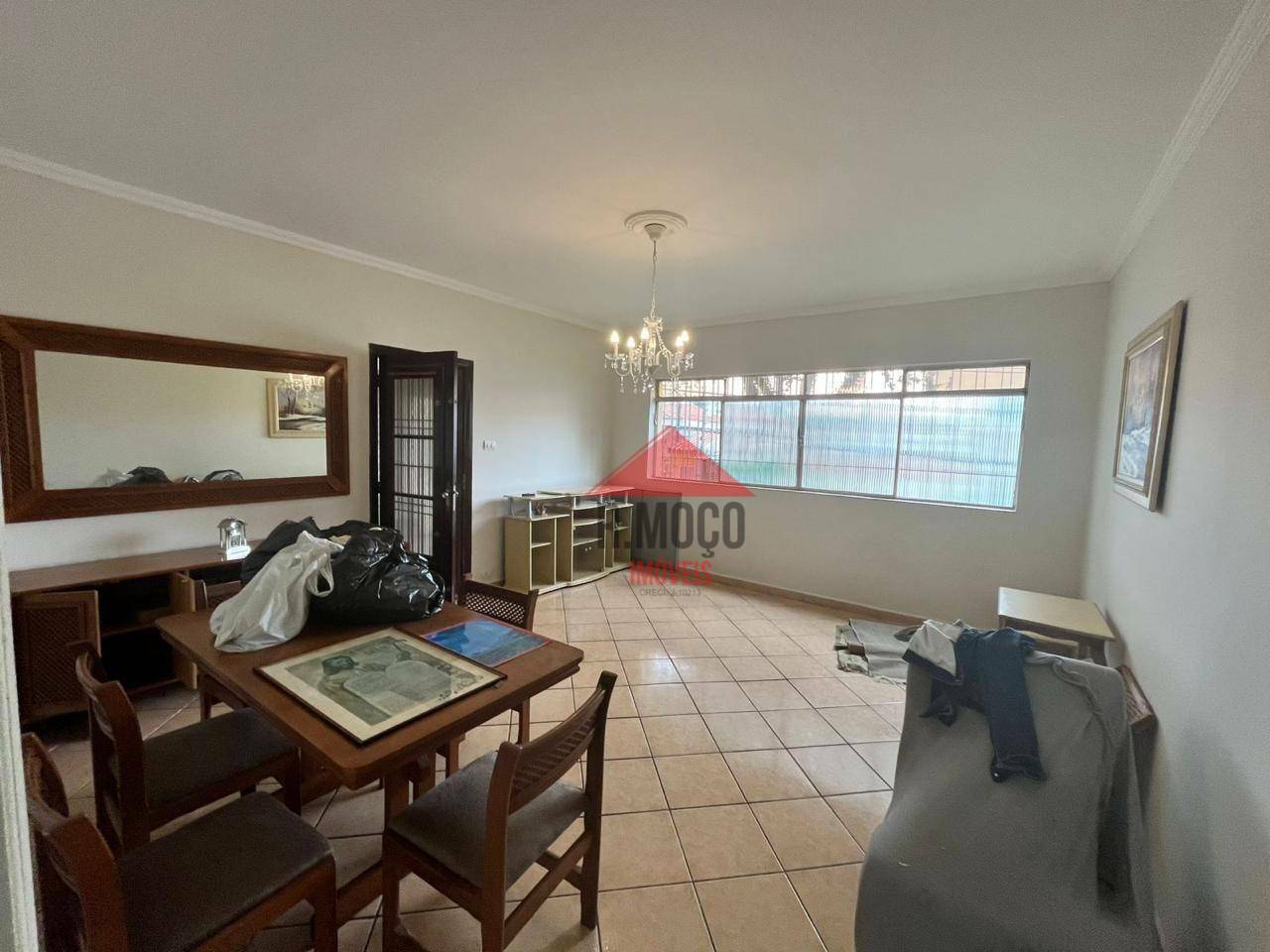 Casa à venda com 2 quartos, 100m² - Foto 1