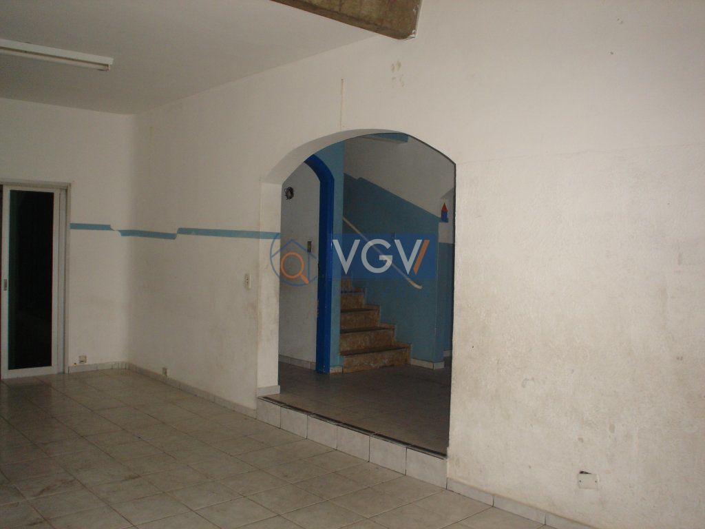 Casa à venda e aluguel com 4 quartos, 300m² - Foto 5