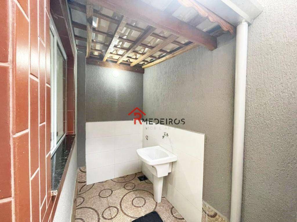 Casa à venda com 2 quartos, 63m² - Foto 12