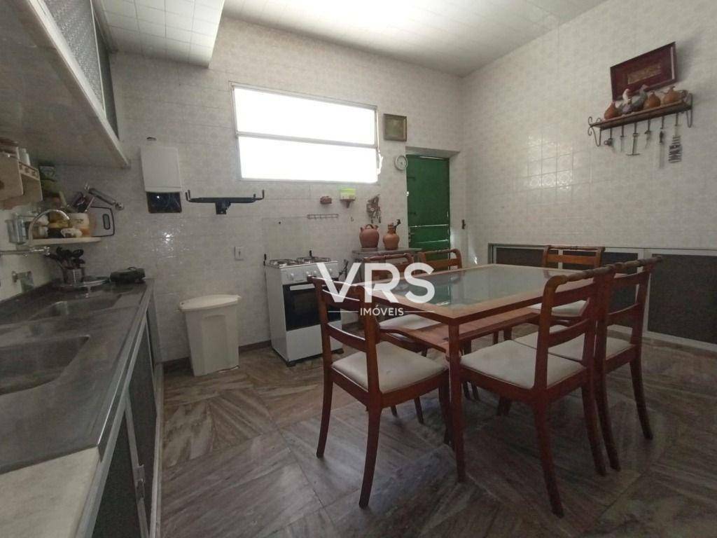 Casa à venda com 7 quartos, 581m² - Foto 47