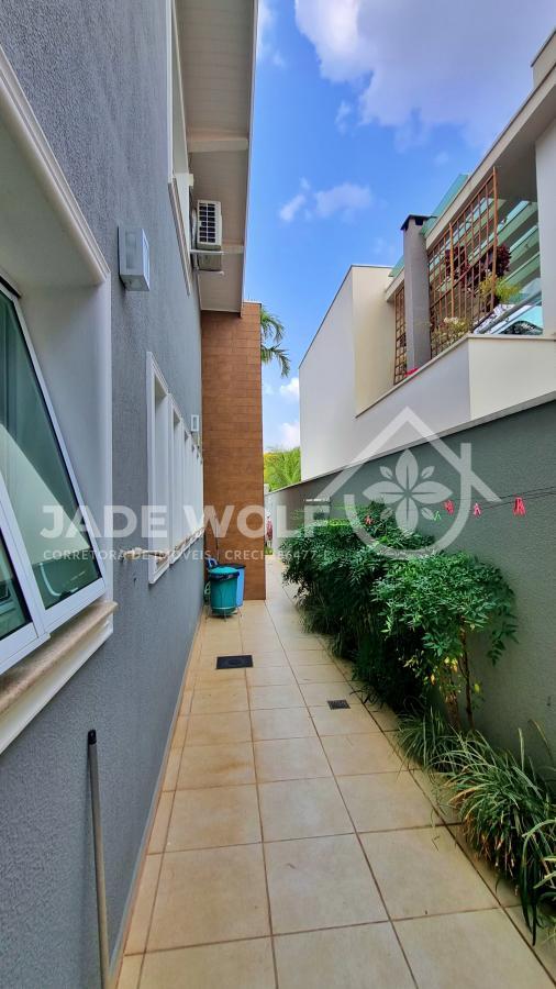 Casa de Condomínio à venda com 4 quartos, 450m² - Foto 22