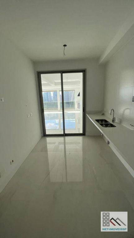 Apartamento à venda com 3 quartos, 233m² - Foto 10